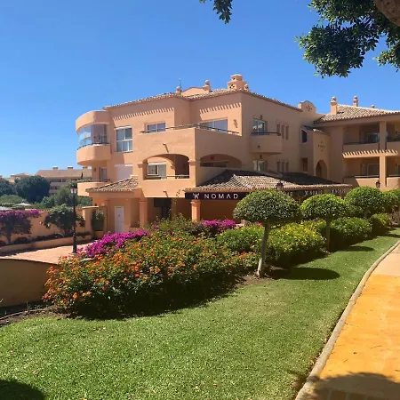 Appartement New Listing - Luxury 2 Bedroom Apartment, Immaculate Condition, In Elviria Near *