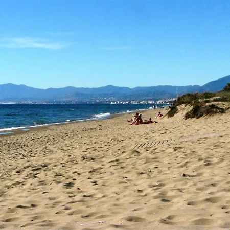New Listing - Luxury 2 Bedroom Apartment, Immaculate Condition, In Elviria Near Appartement