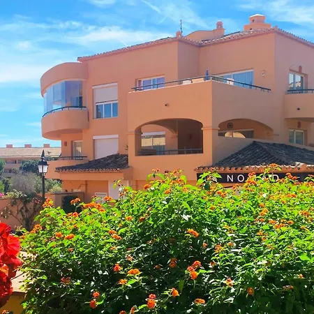 Appartement New Listing - Luxury 2 Bedroom Apartment, Immaculate Condition, In Elviria Near Marbellac